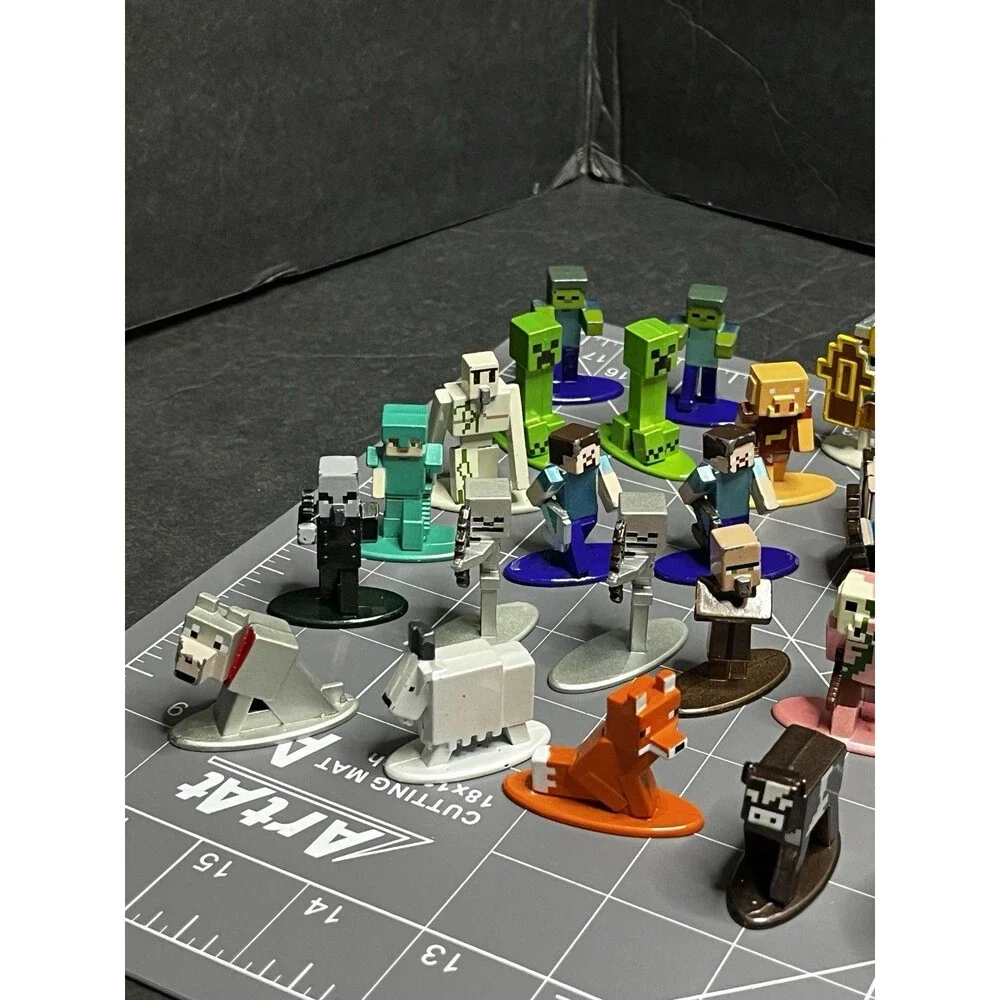 Minecraft Nano Metalfigs Minecraft Set of 40 Die Cast Collectible Figures...